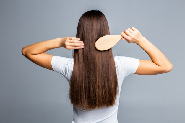 Cabelos Lisos e Saudáveis: Como Usar a Chapinha Corretamente