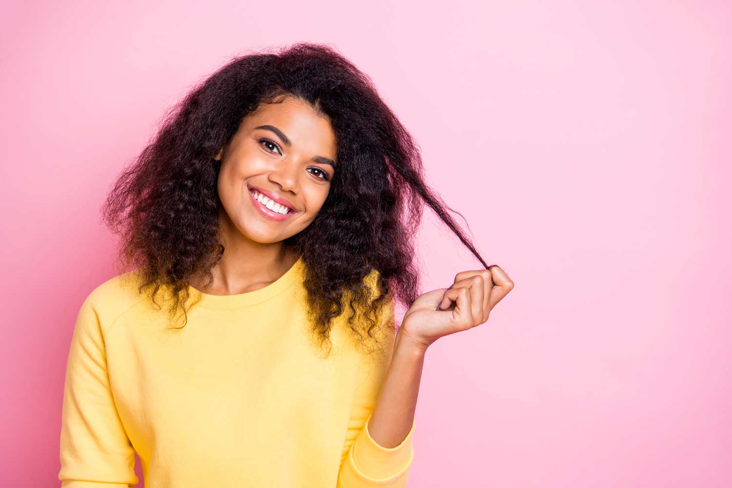 Cabelos cacheados, lisos, ondulados: como cuidar de cada tipo de cabelo